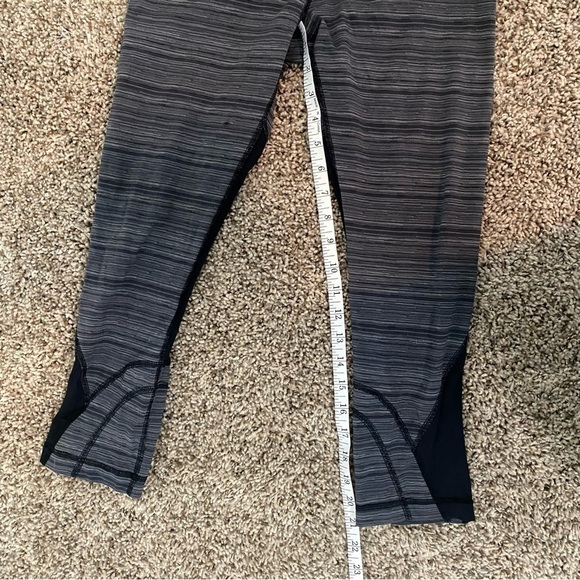 Lululemon Run: Inspire Crop II (Mesh) 21” in Cyber Stripe Deep Coal Black Sz 6 - Picture 9 of 11